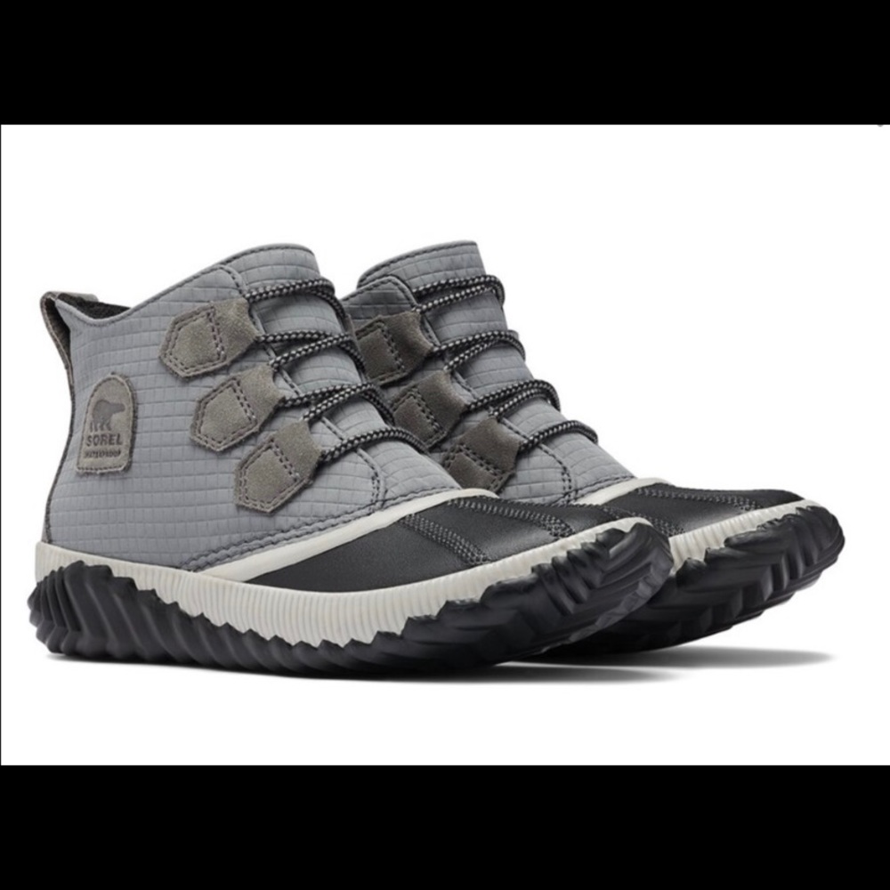 Sorel out and about boot in gray. Worn 3x.